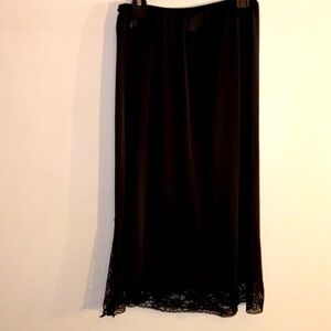 Vintage 70s Black Lace Trim Skirt Slip Woman’s Size Medium 8/10 Retro Lingerie